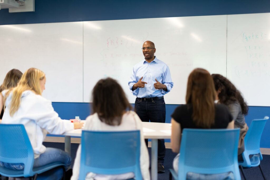 Eric Smaw, Faculty Fellow Teaching
